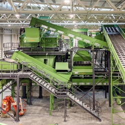 Automated line for sorting municipal waste, plastics and paper